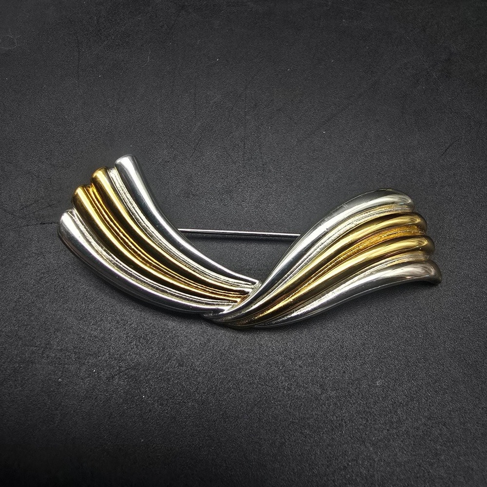 Napier Two Tone Ribbed Winged Brooch Vintage Costume Jewelry